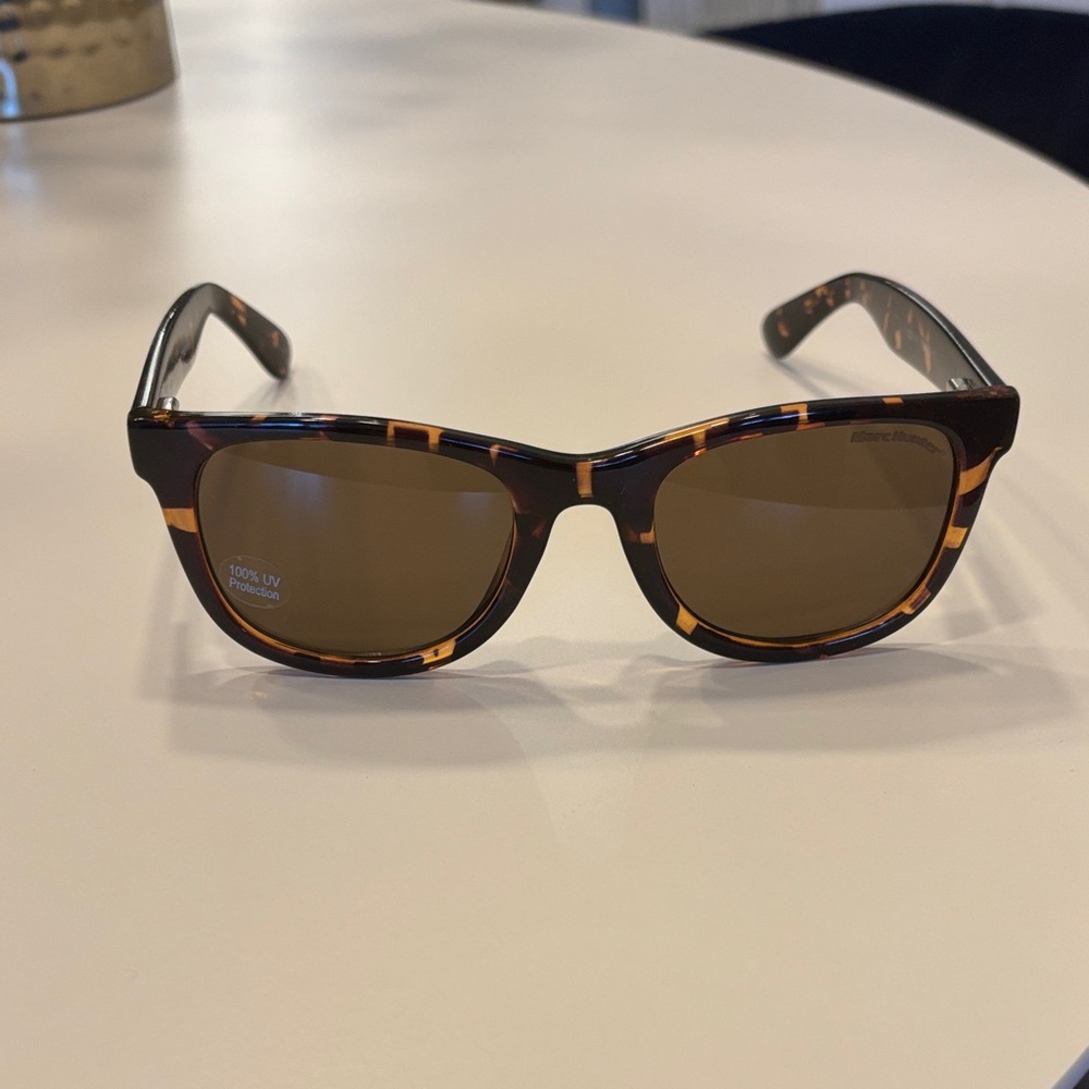 NWOT Marc Hunter Brown and Gold Sunglasses